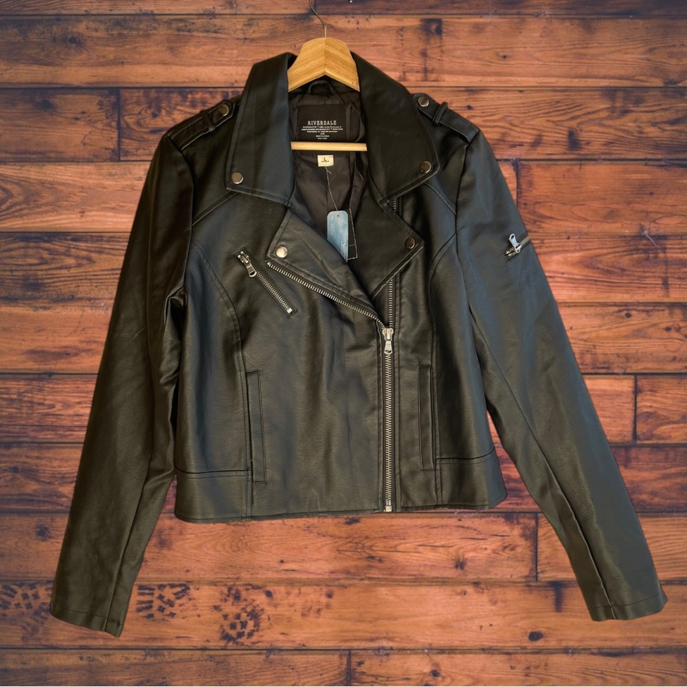Hot‎ Topic Riverdale South Side Serpents Vegan Leather Jacket Junior Large- New - Picture 2 of 9